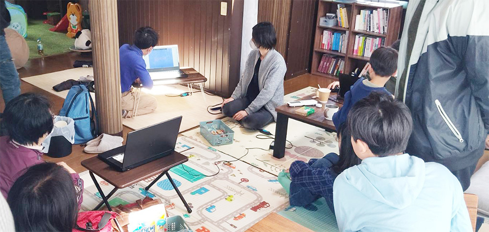やってみよう！プログラミング ! 第53回 CoderDojo八戸@鮫のゲストハウスDrop in